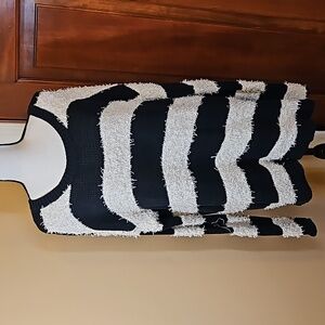 AMERICAN EAGLE OUTFITTERS SWEATER VINTAGE BOYFRIEND M FUZZY BLACK WHITE STRIPES